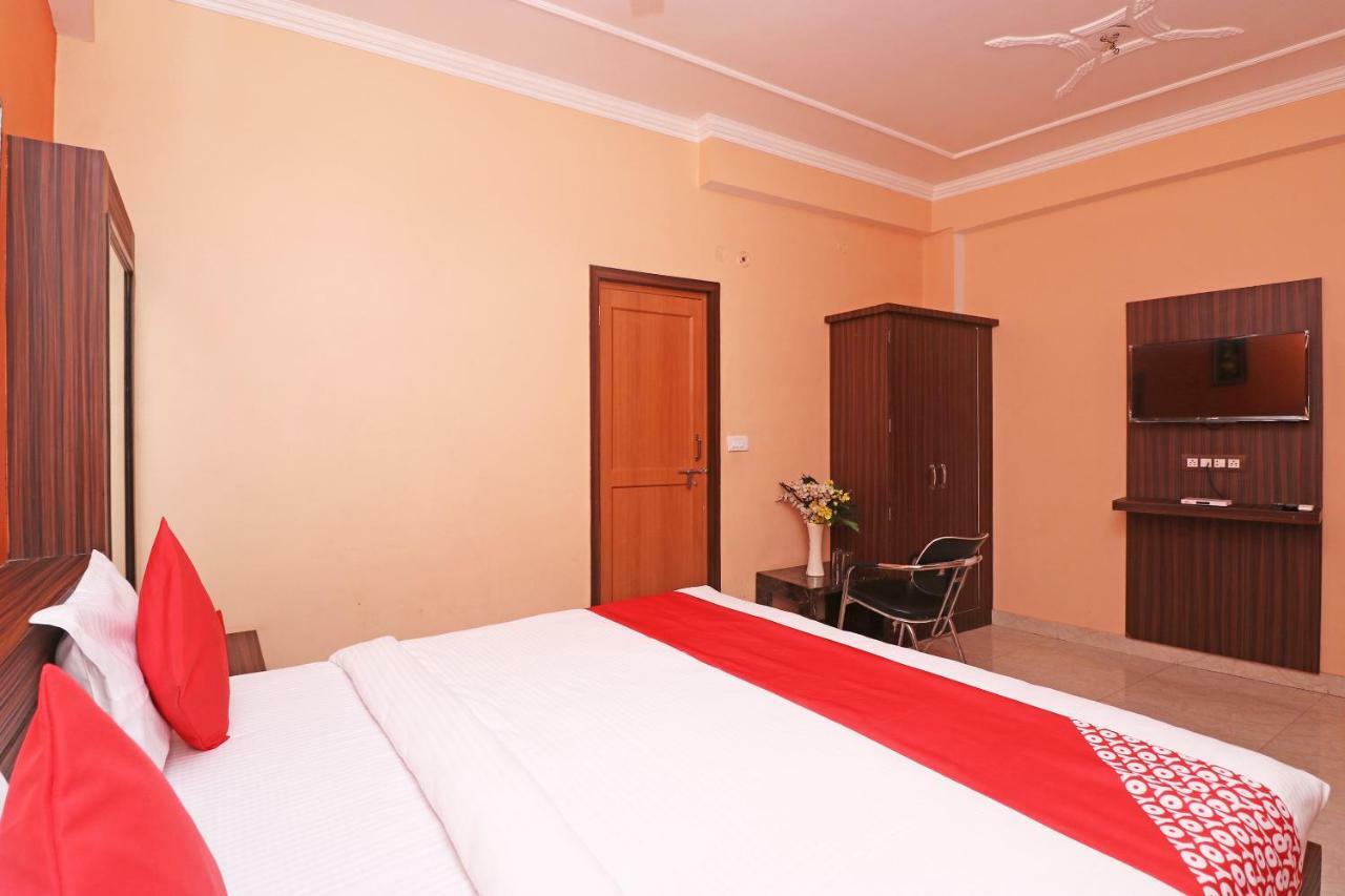 Oyo 26803 Hotel City Inn Faizābād Exteriör bild