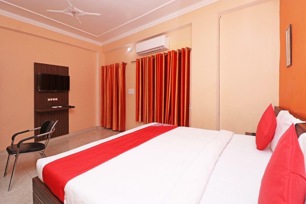 Oyo 26803 Hotel City Inn Faizābād Exteriör bild
